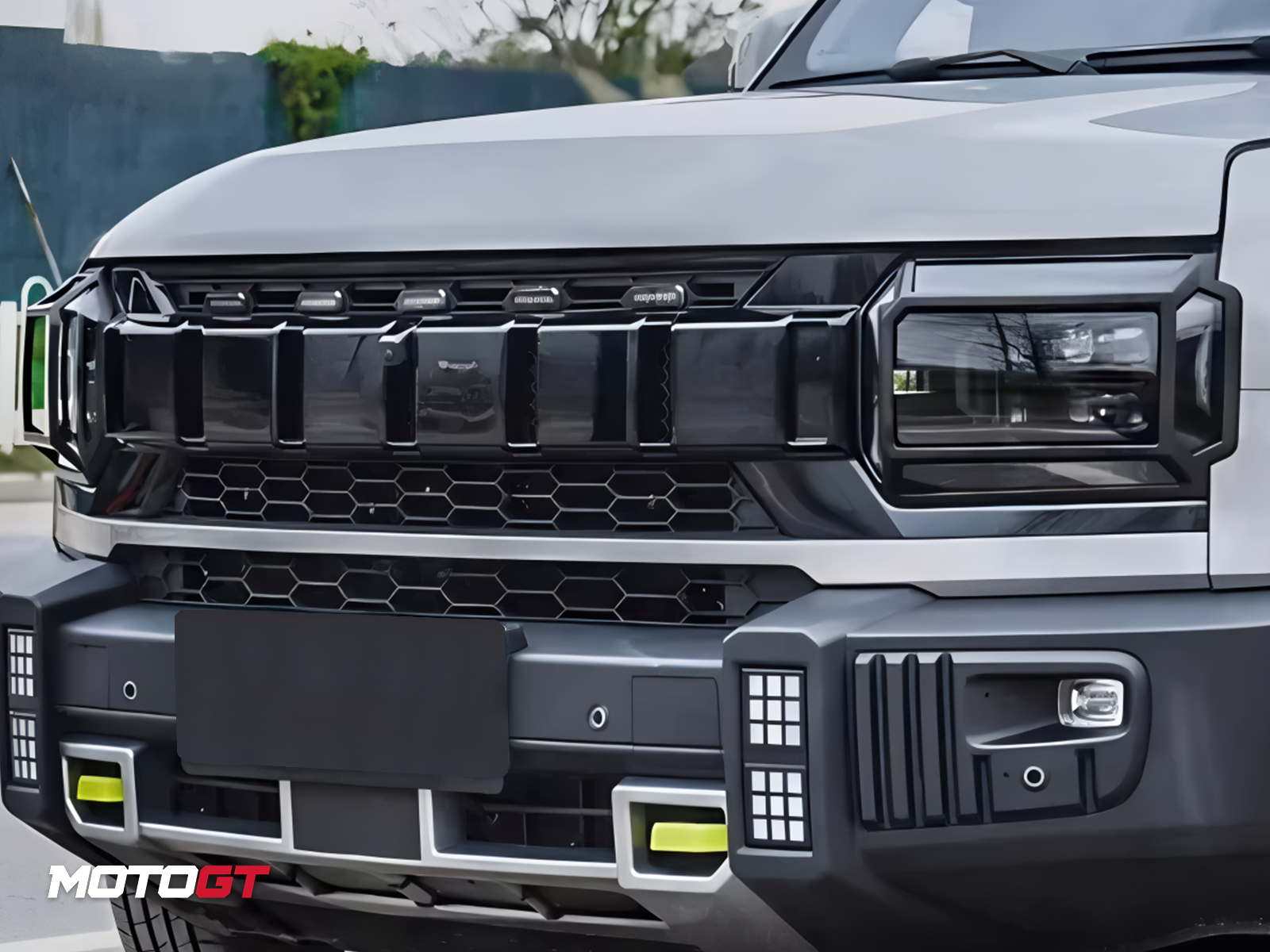 JETOUR T2 HEADLIGHT TRIM COVER